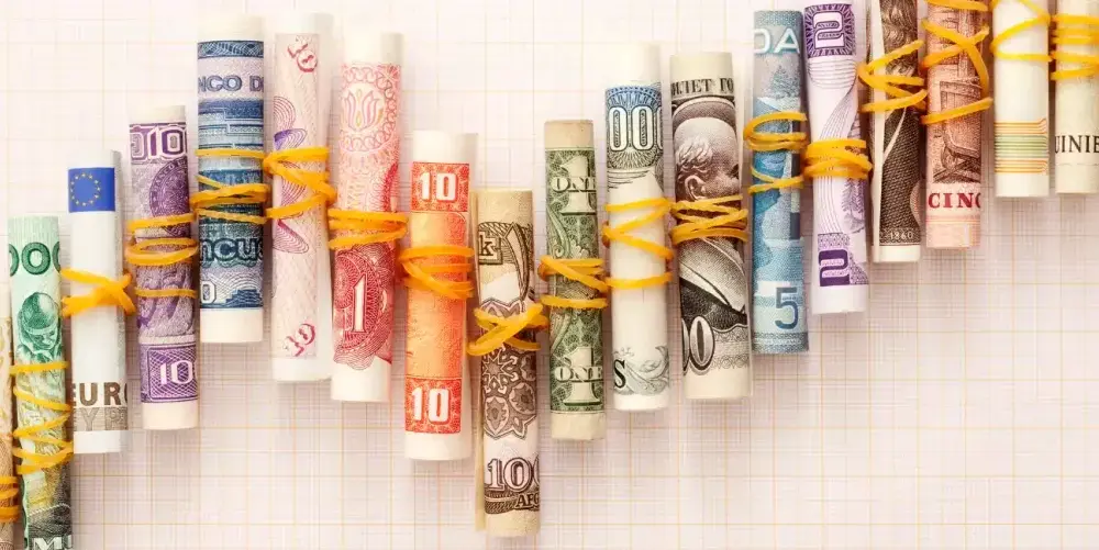 Czy warto inwestować w dolary? Odkryj ryzyka i korzyści tej decyzji