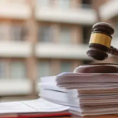 Eksmisja lokatora bez tytułu prawnego: procedura krok po kroku