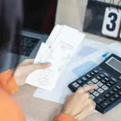 Czy można zamienić paragon na fakturę? Sprawdź, zanim będzie za późno